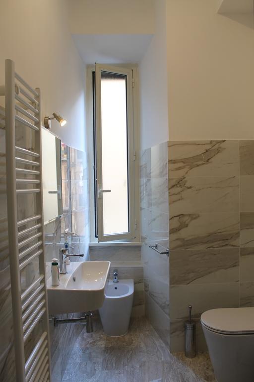 Termini Station Apartment Ai Due Cortili Presso Le Mura Aureliane Rome Bagian luar foto