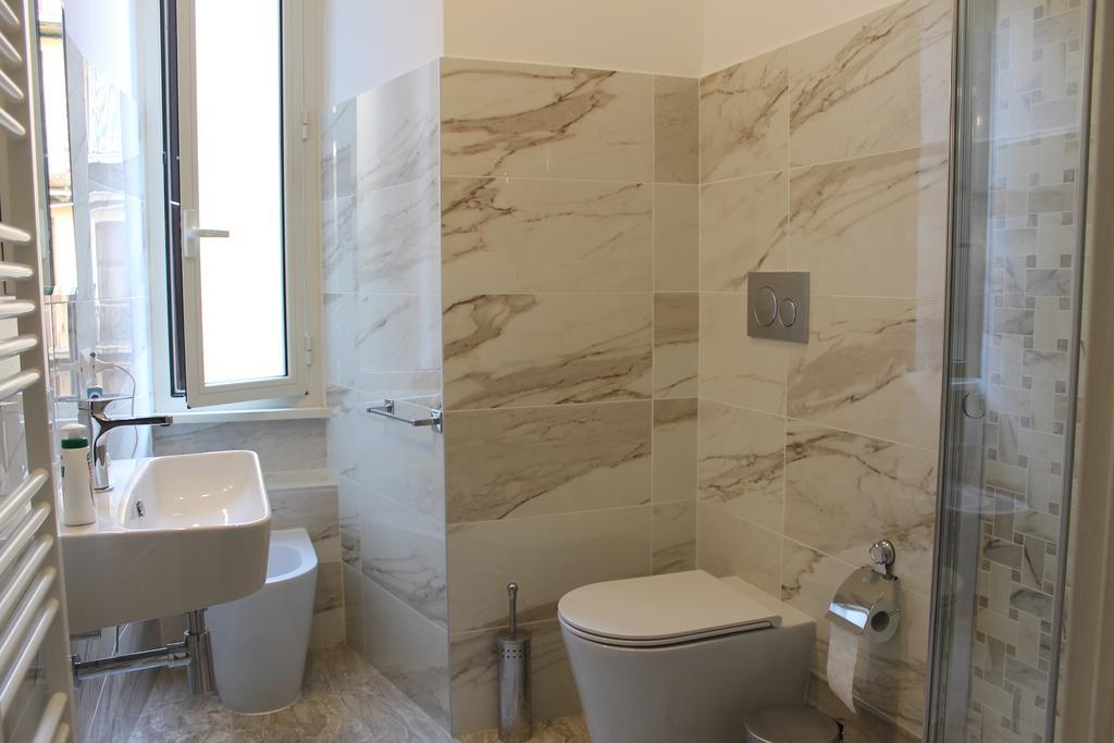 Termini Station Apartment Ai Due Cortili Presso Le Mura Aureliane Rome Bagian luar foto
